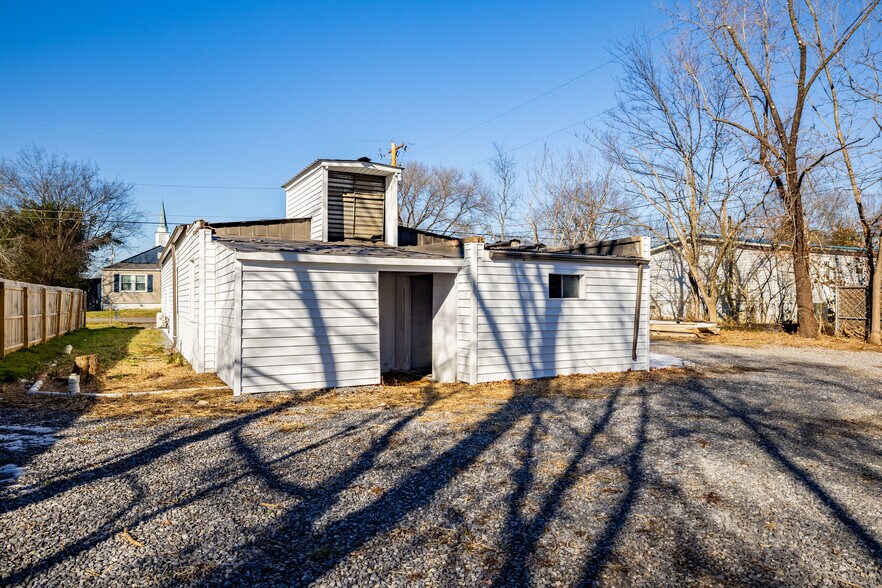 More Photos Of 2336 Old Knoxville Pike, Maryville Light Manufacturing For Sale