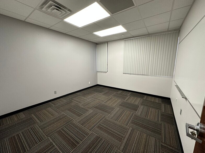 More Photos Of 3343 E Montclair St, Springfield Office For Lease