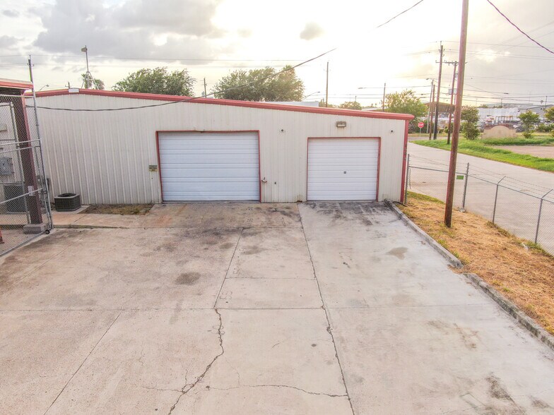 More Photos Of 1718 S 28th Ave, Edinburg Warehouse For Lease