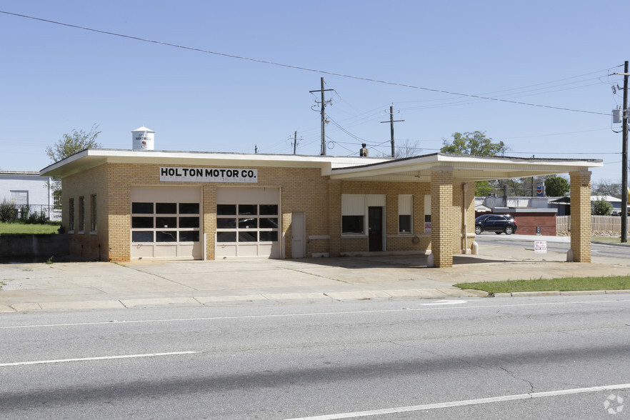 Primary Photo Of 443 E Howell St, Hartwell Auto Repair For Sale