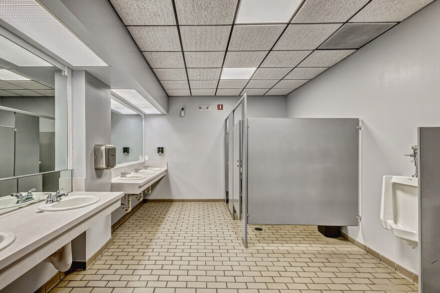 More Photos Of 9123 N Military Trl, Palm Beach Gardens Office For Lease