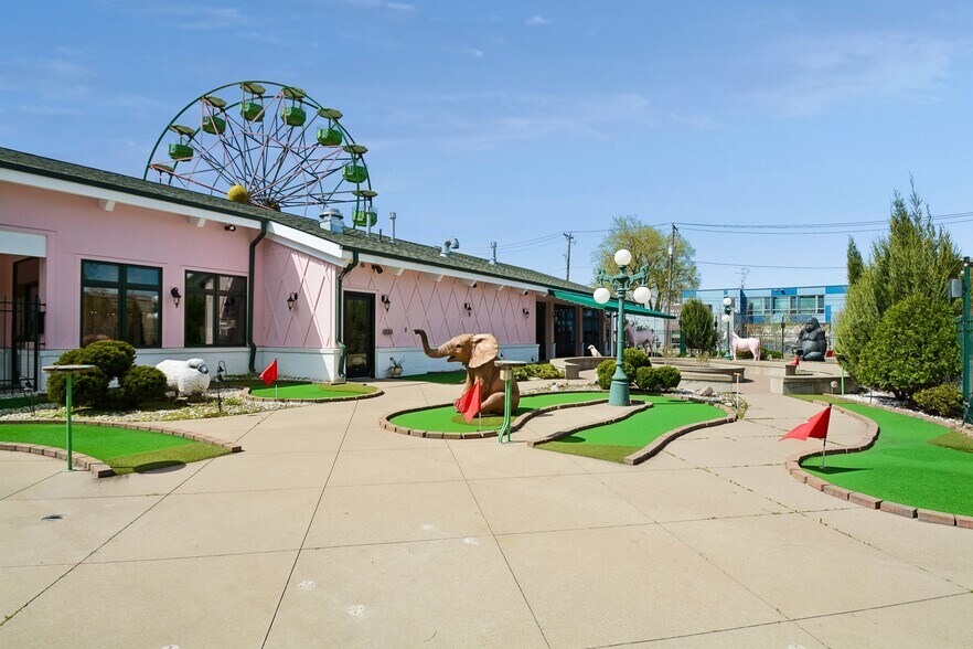 More Photos Of 2501 & 2519 Marshall St NE, Minneapolis Restaurant For Lease