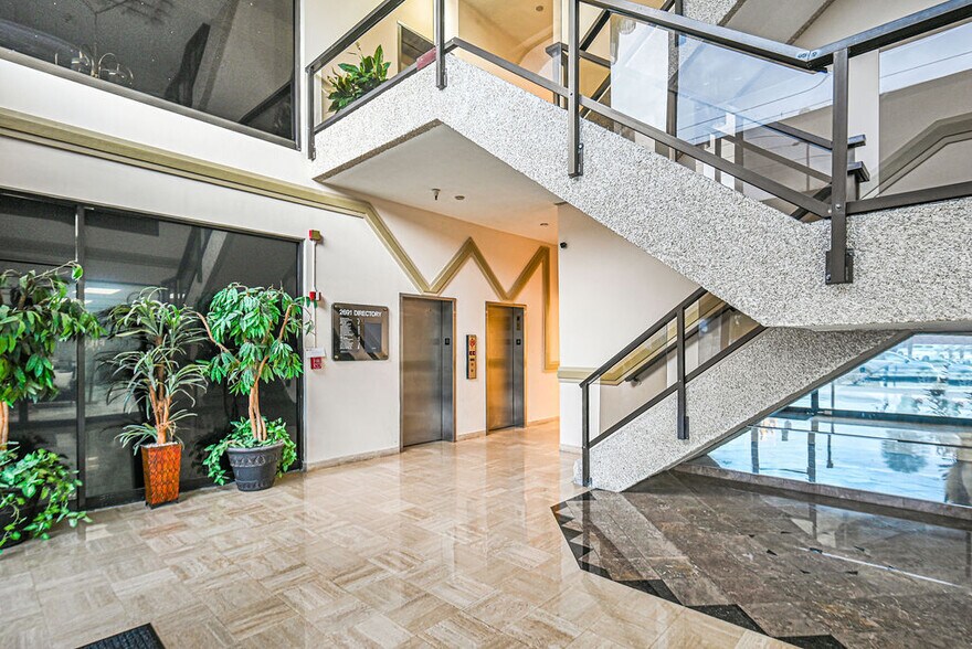 More Photos Of 2691 E Oakland Park Blvd, Fort Lauderdale Office Residential For Lease