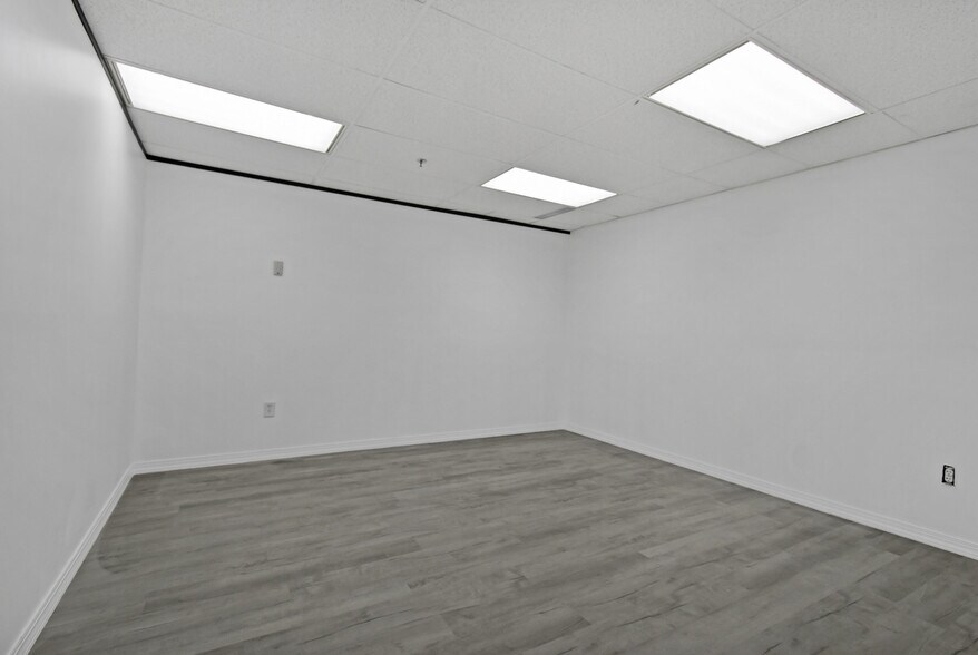 More Photos Of 233 E Bay St, Jacksonville Office For Sale