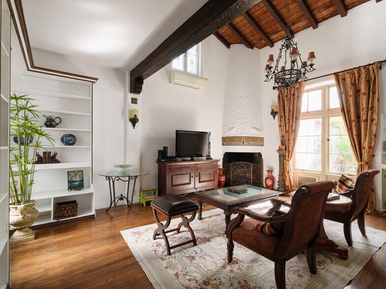 More Photos Of 8225 Fountain Ave, West Hollywood Apartments For Sale