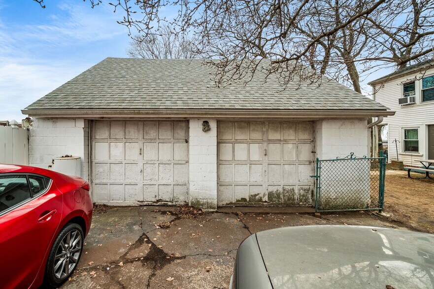 More Photos Of 217 White Ave, Linwood Apartments For Sale