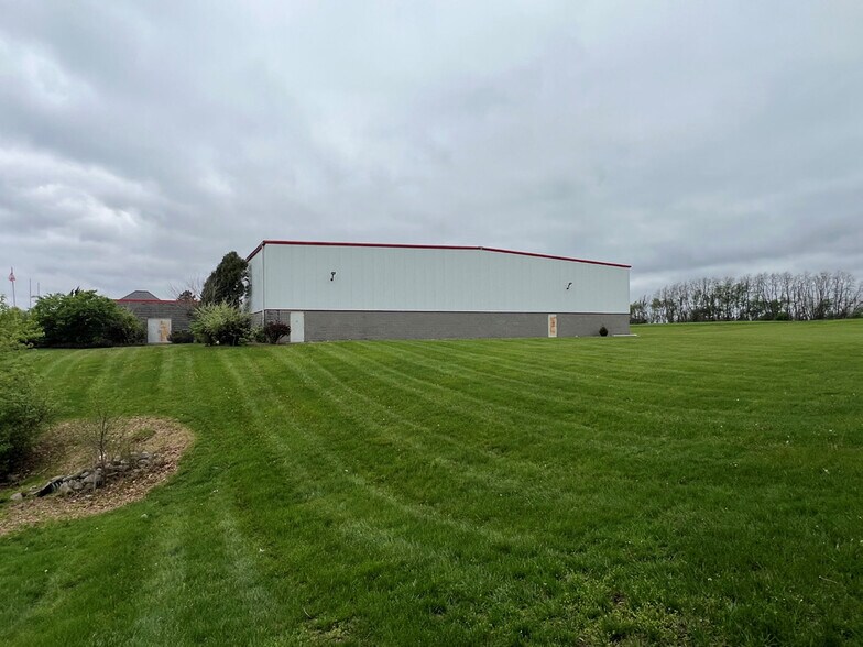 More Photos Of 530 Industrial Pky, Jonesville Manufacturing For Lease