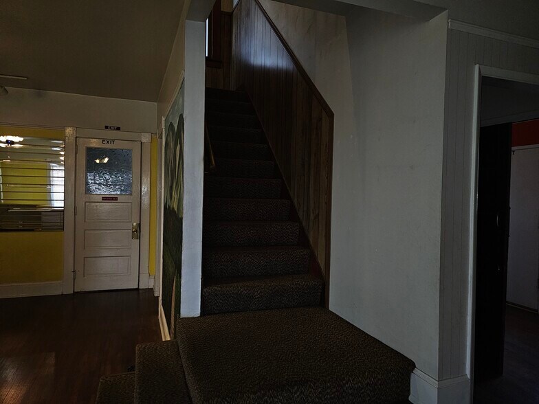 More Photos Of 6836 Palm Ave, Highland Office For Sale