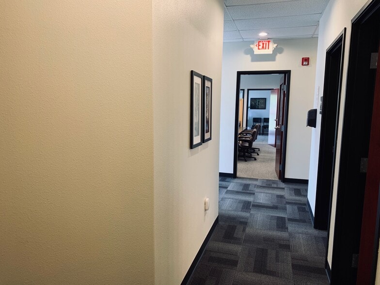 More Photos Of 717 NE 61st St, Vancouver Medical For Lease