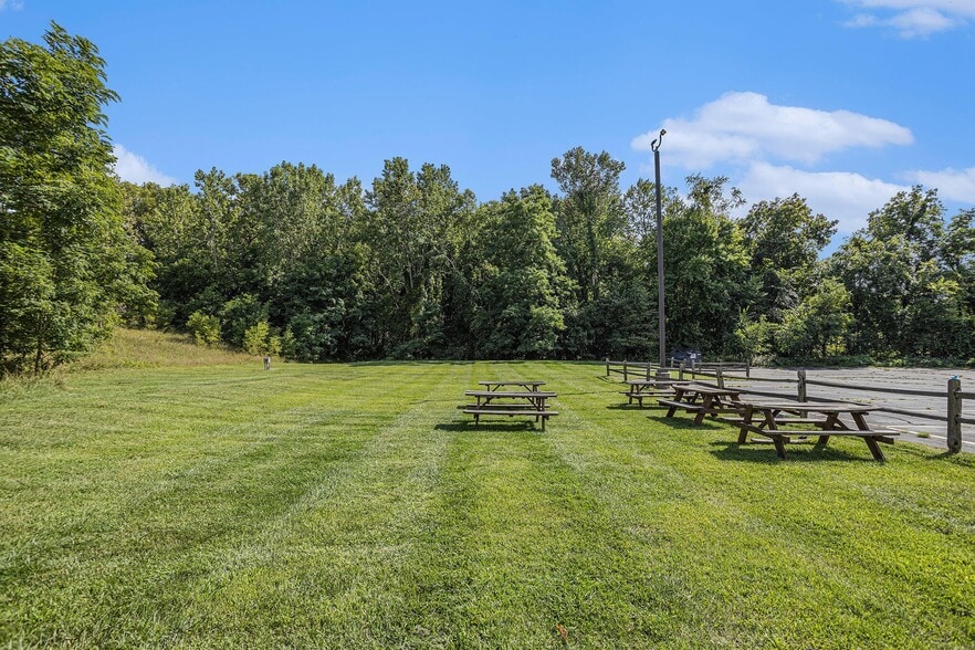 More Photos Of 6225 W D Ave, Kalamazoo Restaurant For Sale