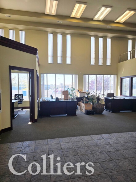 More Photos Of 1715 Pole Line Rd E, Twin Falls Bank For Sale