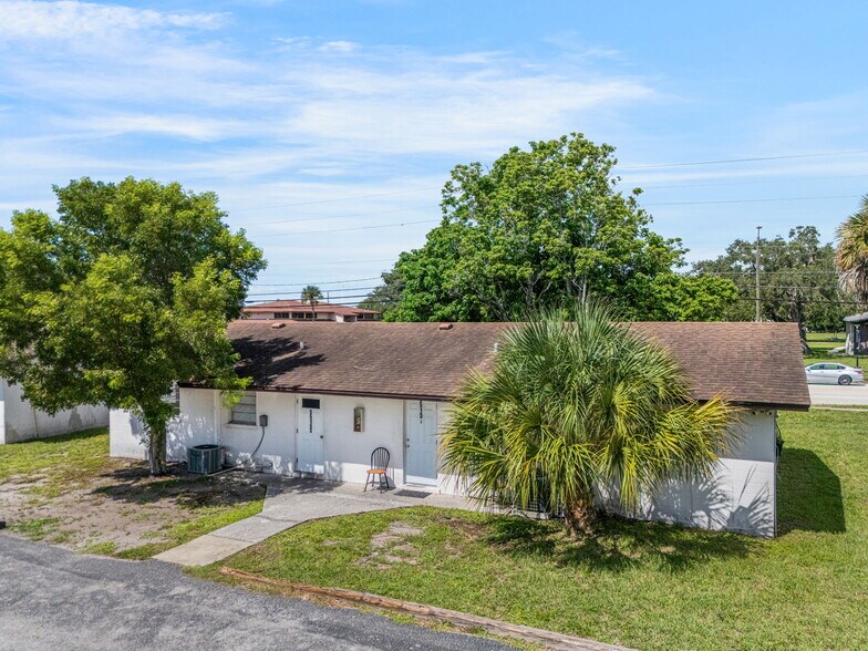 More Photos Of 5518 25th St W, Bradenton Apartments For Sale