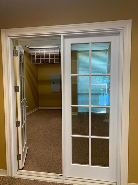 More Photos Of 814 Arion Pky, San Antonio Unknown For Lease