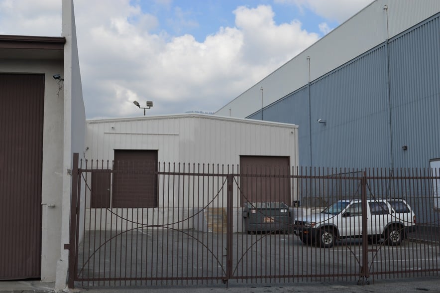 More Photos Of 2835 Sierra Grande St, Pasadena Warehouse For Lease