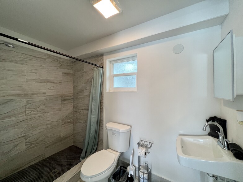 More Photos Of 3208 NE 11th St, Pompano Beach Apartments For Sale