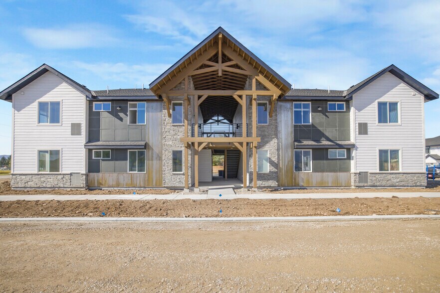 More Photos Of 201 E Ross Ave, Driggs Multifamily For Sale