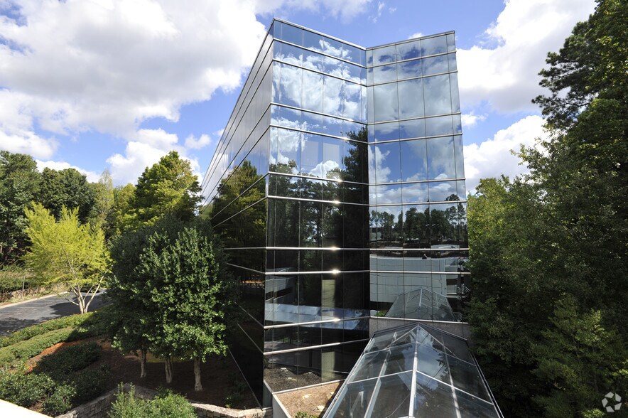 More Photos Of 100 Ashford Ctr N, Atlanta Office For Lease