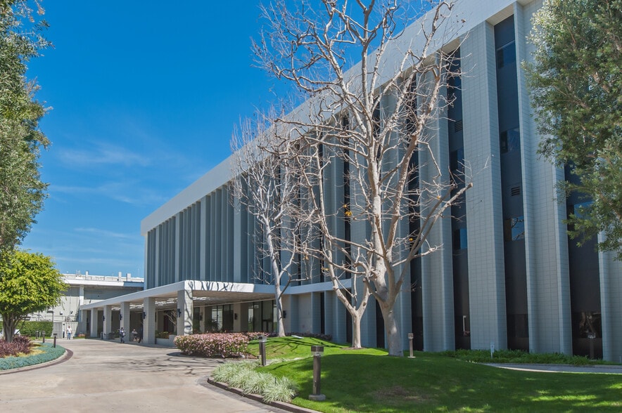 More Photos Of 3100 W Lomita Blvd, Torrance Unknown For Lease