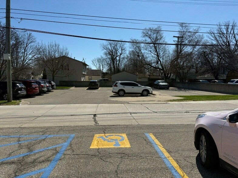 More Photos Of 20844 Harper Ave, Harper Woods Office For Sale