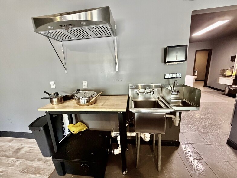 More Photos Of 23-35 Tokeneke Rd, Darien Unknown For Lease