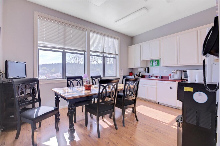 More Photos Of 153-161 Mill St, Grass Valley Unknown For Lease