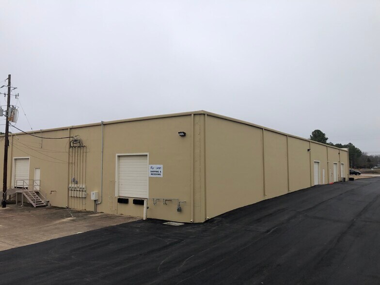 More Photos Of 1612-1630 E Whaley St, Longview Industrial For Lease