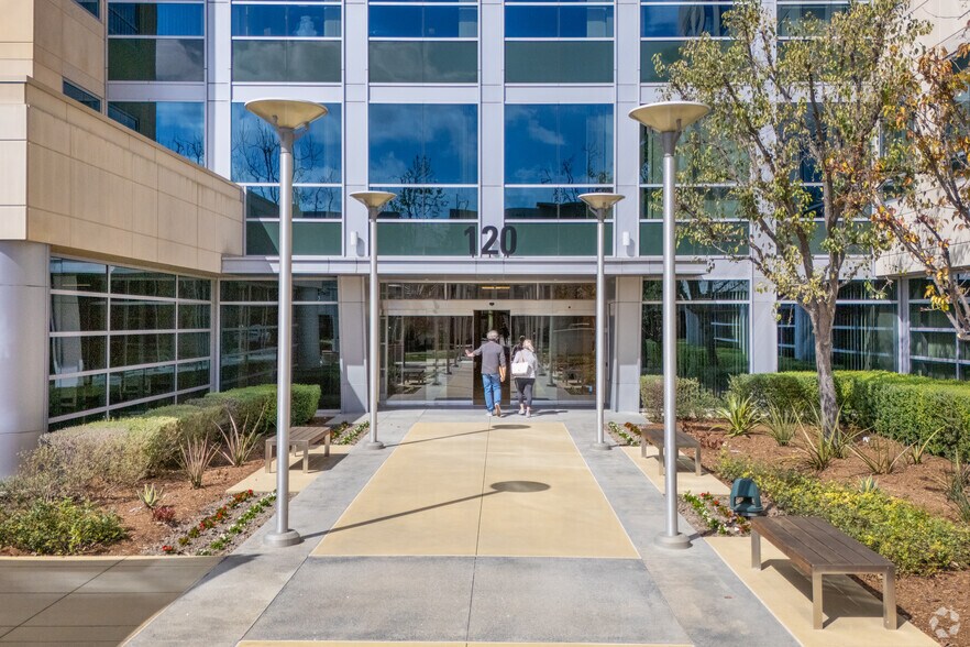 More Photos Of 120 Vantis, Aliso Viejo Office For Lease