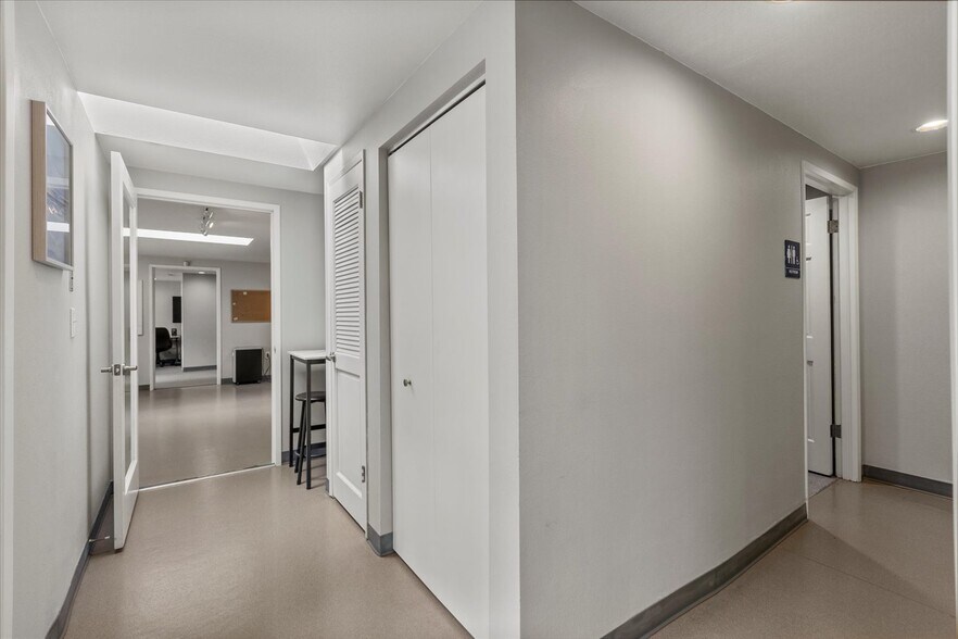 More Photos Of 5603 230th St SW, Mountlake Terrace Office For Sale