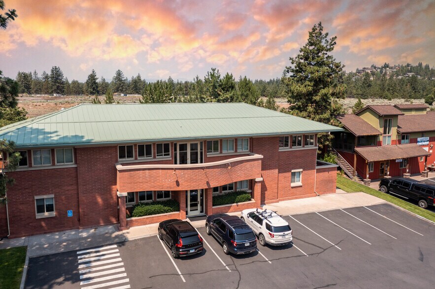 Primary Photo Of 377 SW Century Dr, Bend Medical For Lease