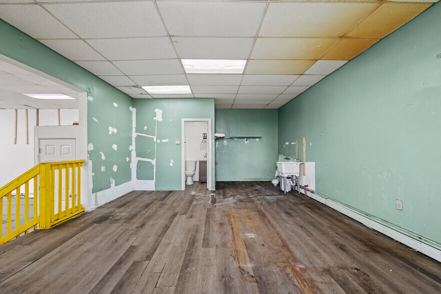 More Photos Of 402 10th Ave, Paterson Storefront For Lease