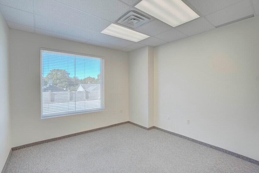 More Photos Of 2099 N Collins Blvd, Richardson Office For Lease