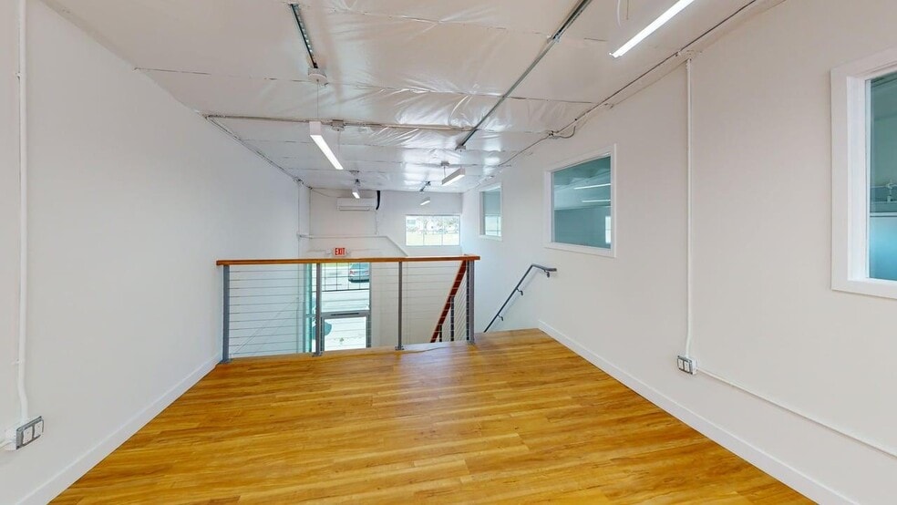 More Photos Of 2828 E 14th St, Long Beach Service For Lease