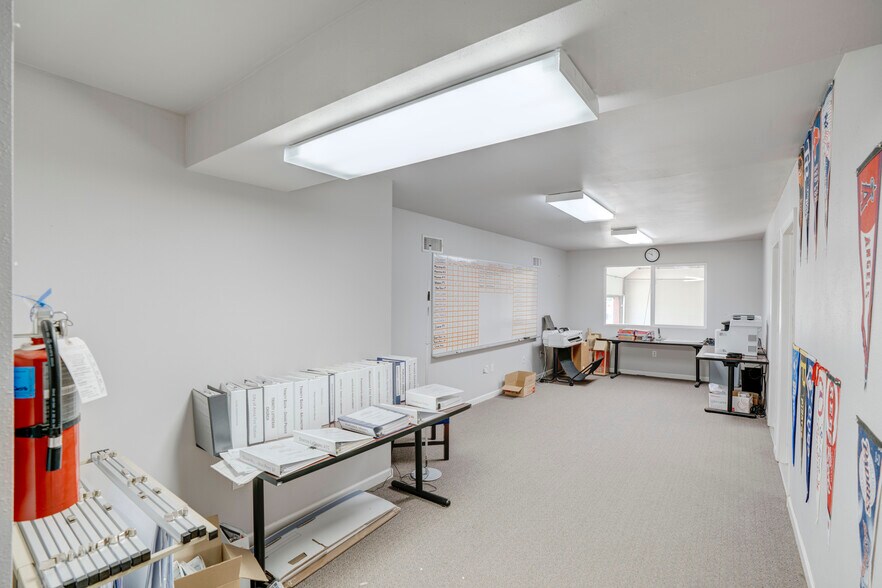 More Photos Of 11578 Airway Blvd, Roanoke Warehouse For Sale