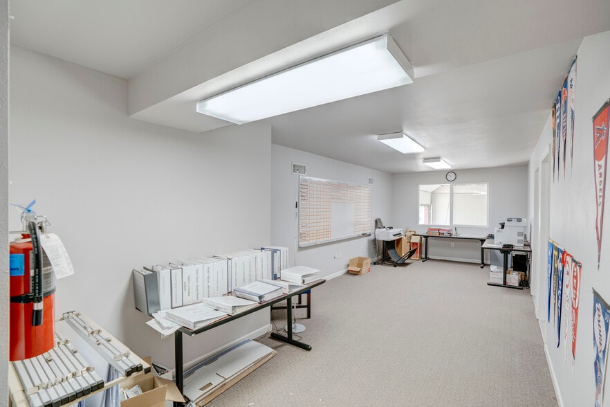 More Photos Of 11578 Airway Blvd, Roanoke Warehouse For Sale