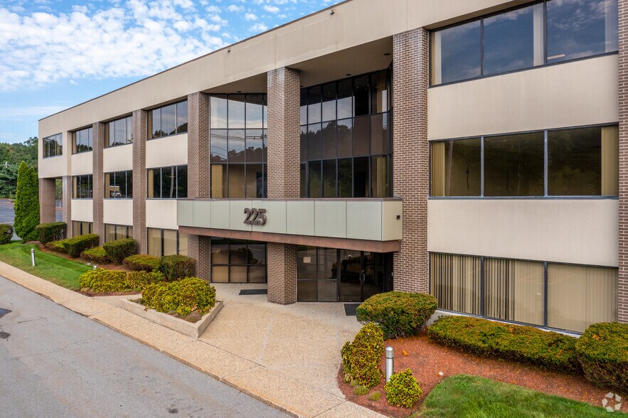 More Photos Of 225 Turnpike Rd, Southborough Office For Lease