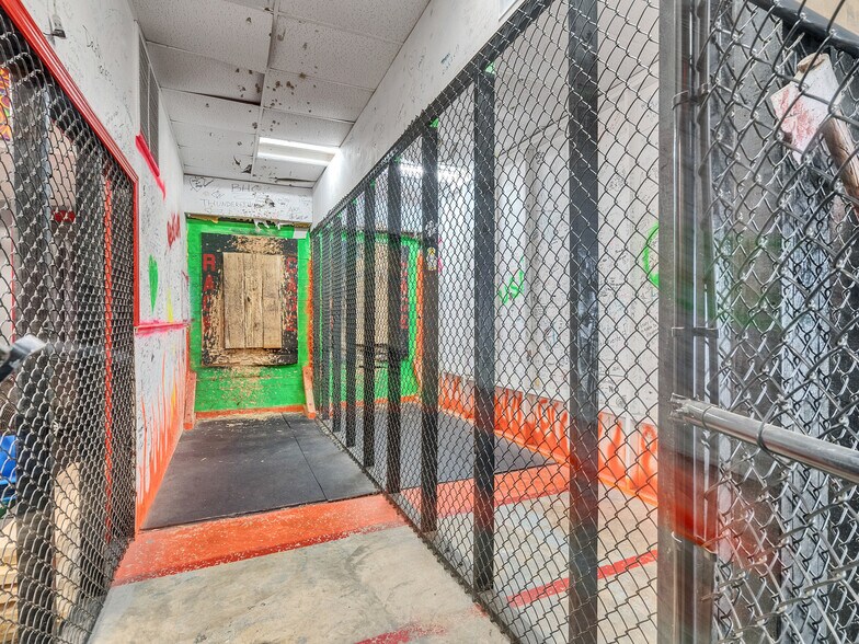 More Photos Of 1922 Strand St, Galveston Freestanding For Lease