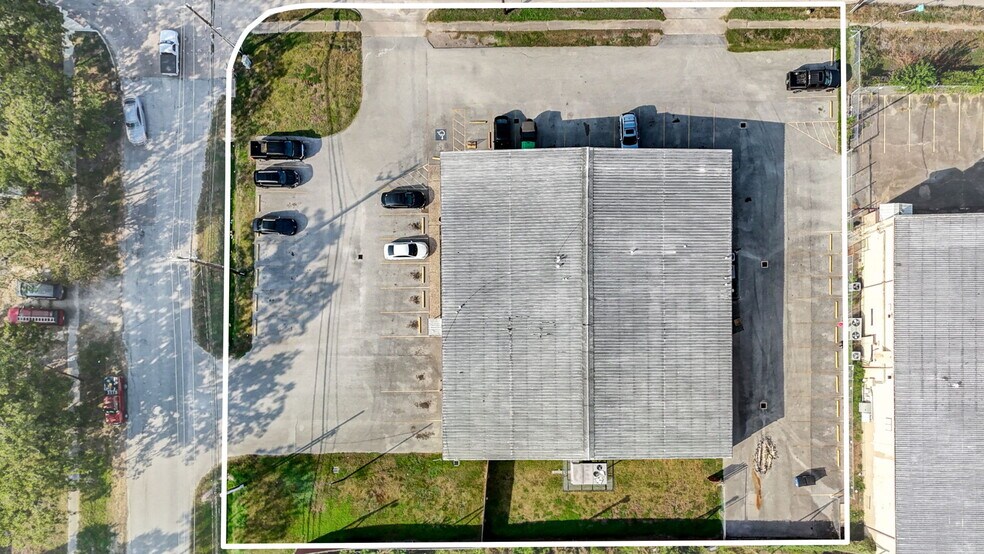 More Photos Of 7510 Lawndale St, Houston Warehouse For Sale