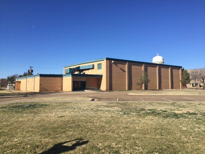 More Photos Of 9717 7th Dr, Lubbock Flex For Lease