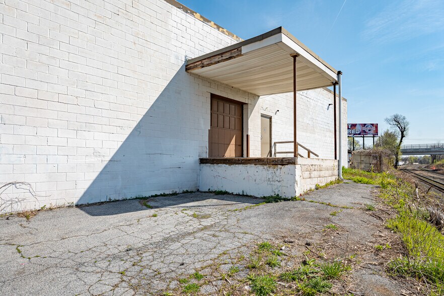 More Photos Of 807 S 27th St, Harrisburg Warehouse For Lease