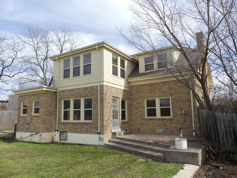 More Photos Of 304 S Trinity St, Decatur Office Residential For Lease