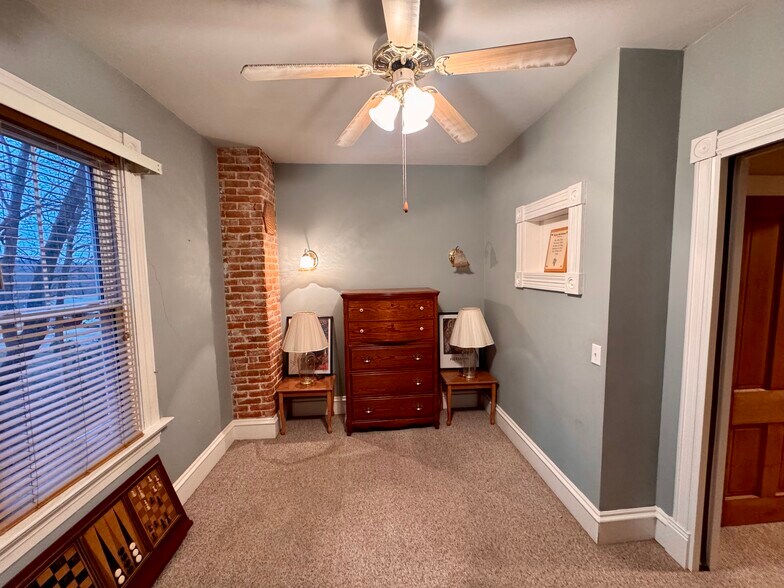 More Photos Of 1011 Market St, Hermann General Retail For Sale