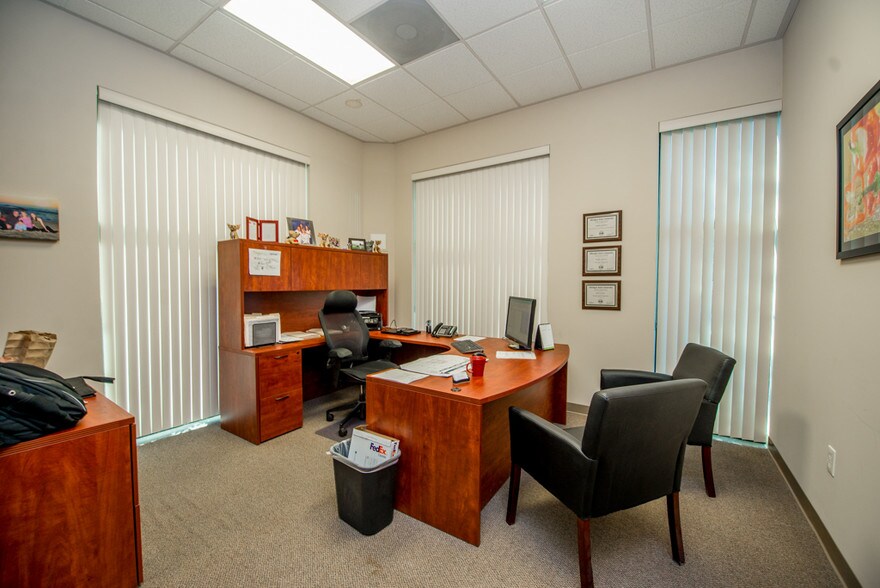 More Photos Of 537 Queensland Cir, Corona Loft Creative Space For Lease
