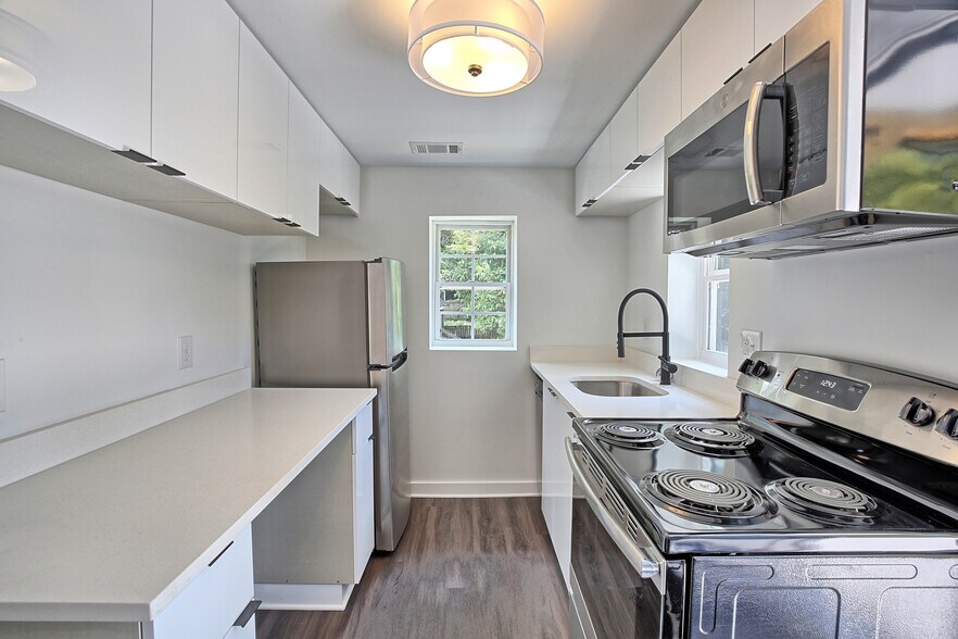 More Photos Of 1026 Ashby Grv SW, Atlanta Apartments For Sale