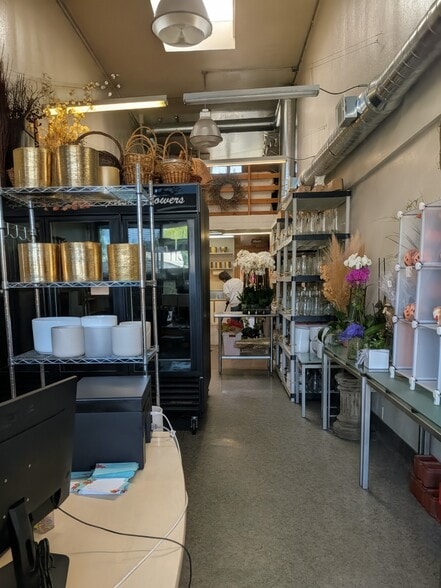 More Photos Of 2237 El Camino Real, Palo Alto Storefront For Sale