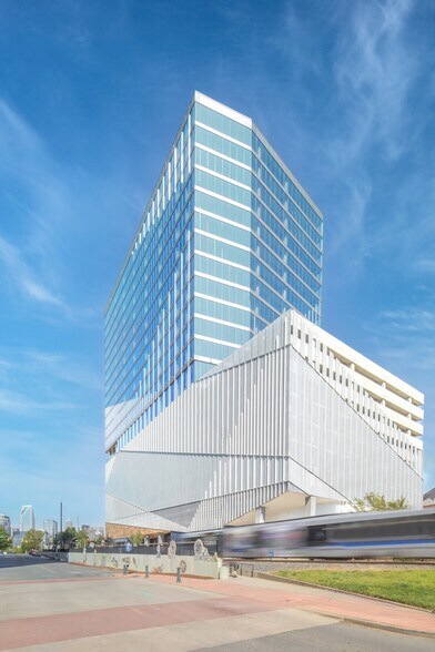 More Photos Of 110 East Blvd, Charlotte Office For Lease