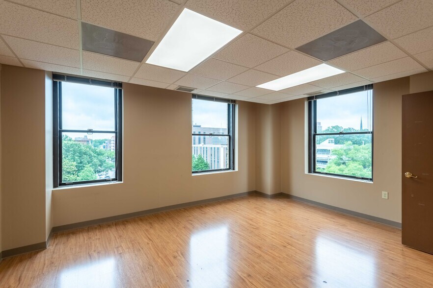 More Photos Of 127 W Hargett St, Raleigh Loft Creative Space For Lease