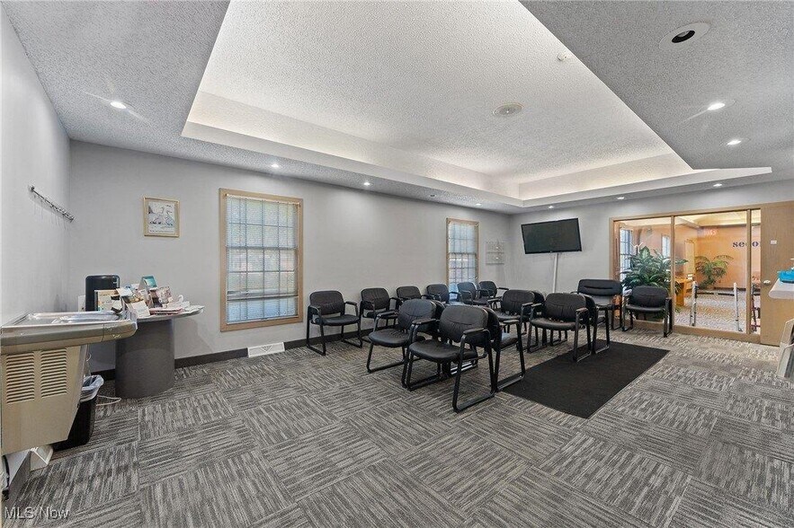More Photos Of 925 Trailwood Dr, Youngstown Medical For Sale