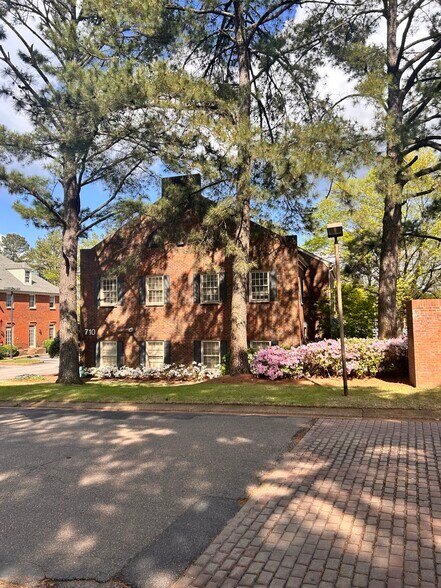 More Photos Of 710 Oakleaf Office Ln, Memphis Office Residential For Sale