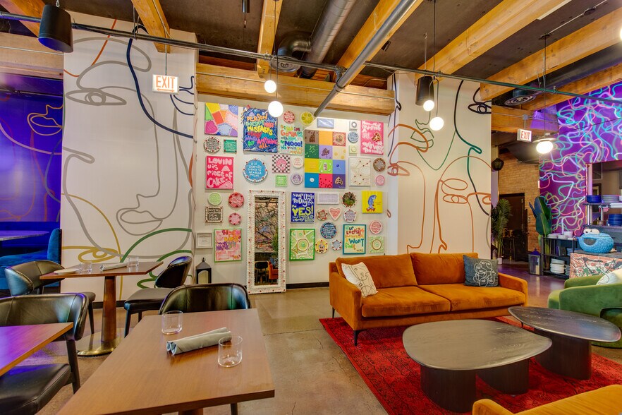 More Photos Of 11 W Illinois St, Chicago Loft Creative Space For Lease
