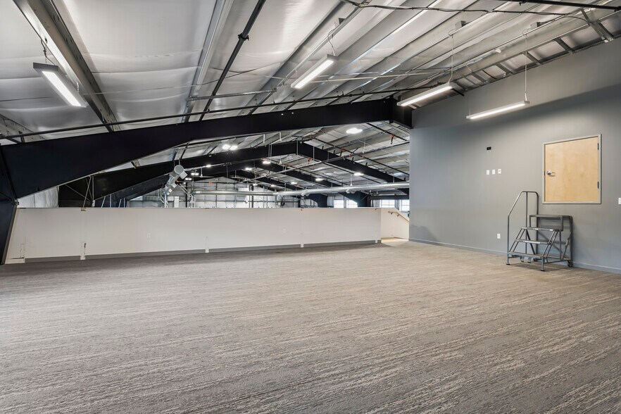 More Photos Of 275 W Lundgren Mill Dr, Sisters Manufacturing For Lease